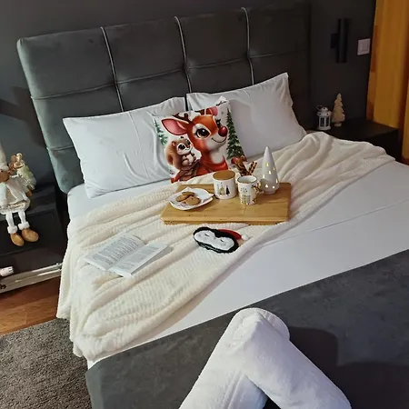 Alex Lux Apartment *